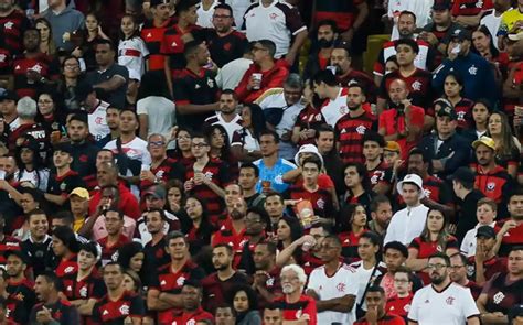 Torcida Do Flamengo Esgota Ingressos Para Jogo Contra O São Paulo No