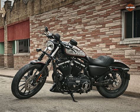 Anything you see in it in the pics is reflection from. 2012 Harley-Davidson 883 Iron XL883N Review | Motorcycles ...