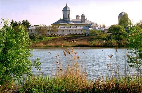 Cernica kloster (de) heritage site in ilfov county mănăstirea cernica, în ansamblul ei, este inclusă în lista monumentelor istorice din românia. Manastirea Cernica
