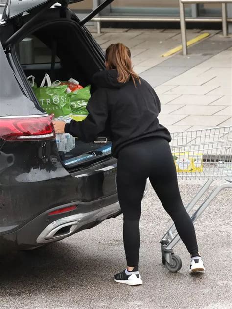 Coleen Rooney Showcases Impressive Curves In Gym Gear As She Shops For Food Amid Feud With