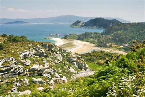 Geographically, galicia is situated just above portugal and faces both the atlantic ocean and the mar cantabrico. Go local in Galicia