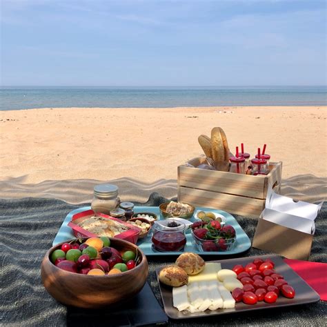 Pin By Gracie On Picnic Beach Picnic Foods Picnic Foods Beach Meals