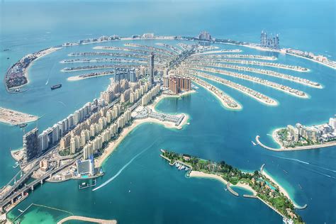 نخلة جميرا منتجعات وأنشطة على جزيرة فاخرة اصطناعية بالكامل في دبي
