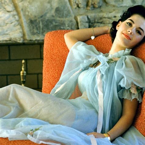 20 Photos That Prove Natalie Wood Is The Hollywood Icon You Should Be