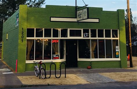 A great restaurant in Klamath Falls - The Grocery Pub