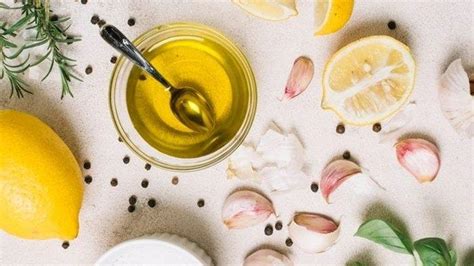 Nah, itu tadi beberapa khasiat air lemon yang dicampur dengan madu. lemon dan minyak zaitun untuk jerawat Archives - Blog Berbagi