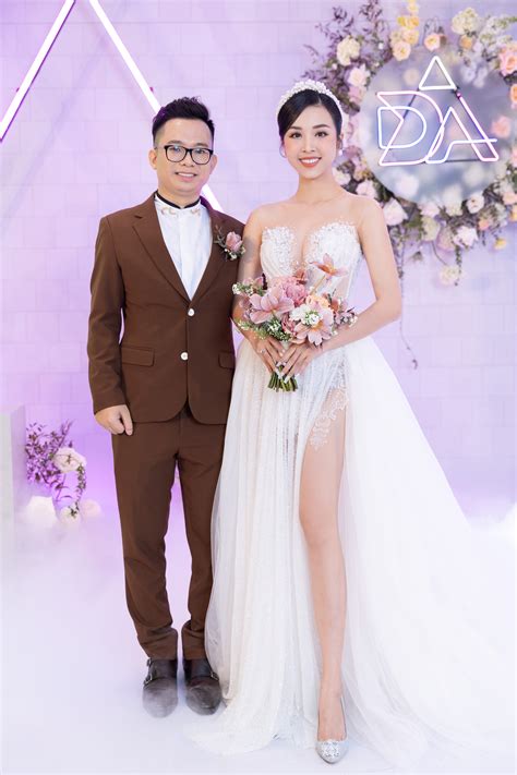 We did not find results for: Tiểu Vy, Phương Nga bật khóc trong đám cưới Á hậu Thúy An ...