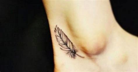 34 Minimalist Tattoos That Are Absolute Perfection Feather Tattoos Minimalist Tattoo Small