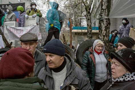 ukraine forces storm a town defying russia the new york times