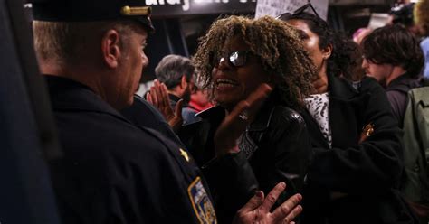 Chokehold Death Of Homeless Man On New York Subway Ruled A Homicide Crime