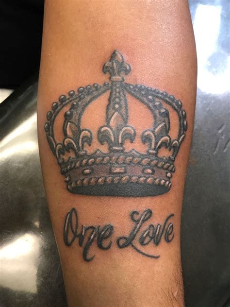 Seamen used to identify so much with this symbol. Latest Crown Tattoos | Find Crown Tattoos
