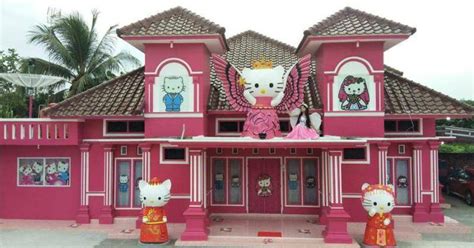 15 Cute Hello Kitty House With Pink Interior Decoration House Decors