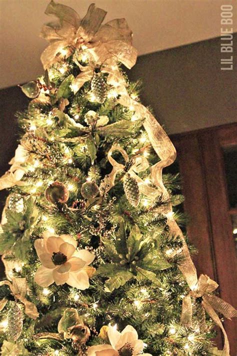 25 Creative And Beautiful Christmas Tree Decorating Ideas