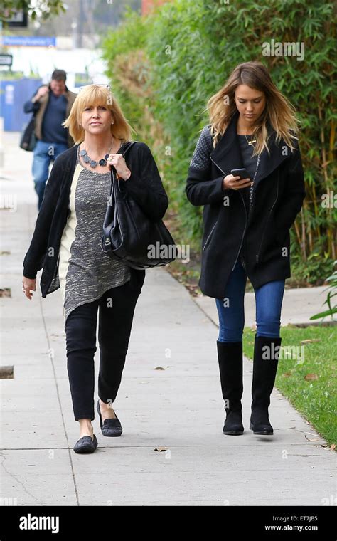 Jessica Alba Takes Her Mother For Have Lunch In Santa Monica Featuring Jessica Alba Catherine