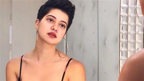Lotd Sue Ramirez Is Making Us Want To Cut Our Hair Super Short