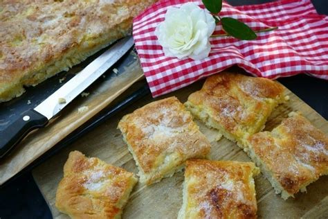 Check spelling or type a new query. Zuckerkuchen aus Hefeteig - Rezept | Frag Mutti | Rezept ...