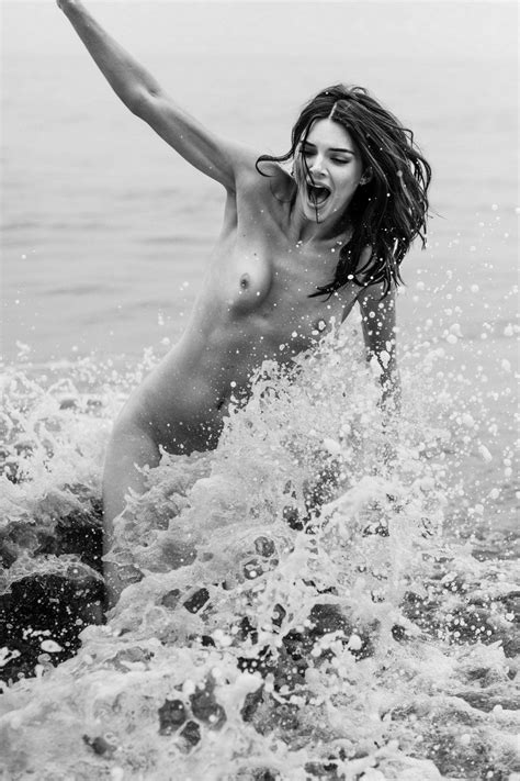 Kendall Jenner Topless Uncensored