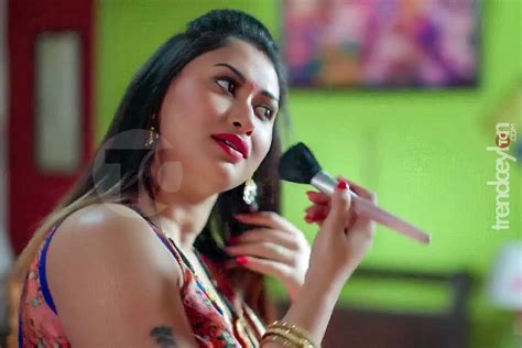Antarvasna Actress Diviyanshini Cute Stills In Saree