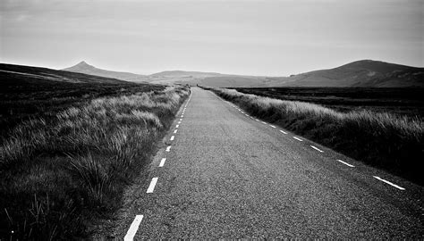 Images Gratuites : paysage, herbe, horizon, Montagne, noir et blanc