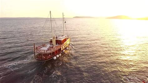 Polaris Sailing Into A Sunset Sunset Cruise Cruise Sunset