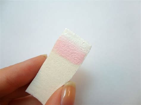 French Manicure Ombre Nail Tutorial | #HQHUB | HQhair Four of the five fingers will be simple pink and white ombre (faded ombre) and the middle one i will be adding some more glitter to make it look unique i'm sculpting a clear tip and i'm keeping this super super thin as i just want it to be.