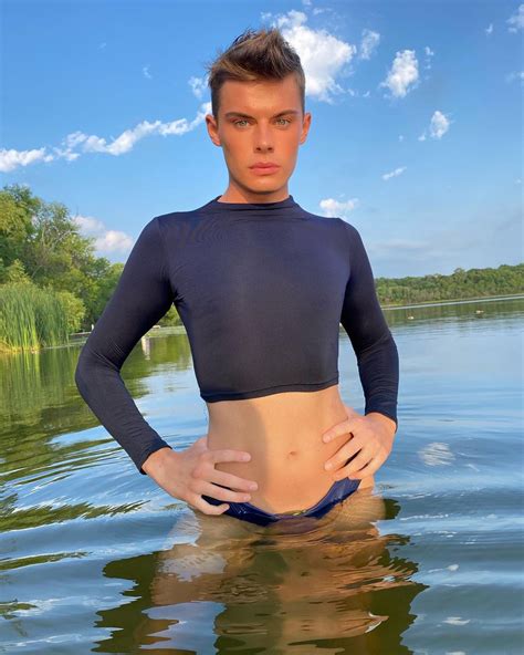 Gender Fluid Model Is Sports Illustrated’s First Male Swimsuit Finalist Outsports