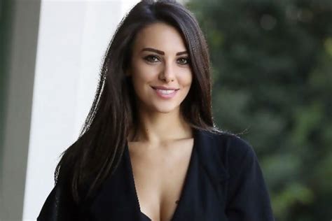 Tuvana Turkay Turkish Actress Hd Porn Pics