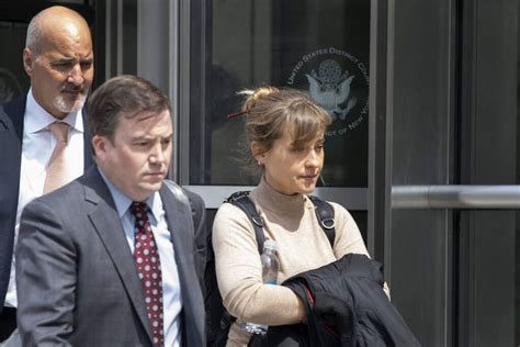 Smallville Star Allison Mack Pleads Guilty In Groups Sex Trafficking Case