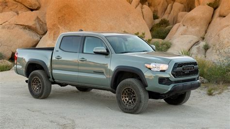 Toyota Tacoma Is Our Midsize Truck Best Buy Of 2023 Kelley Blue Book