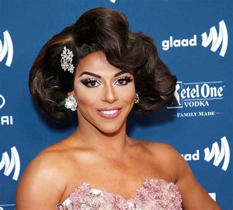 Beyonce Gives Drag Queen Shangela Standing Ovation For Glaad Awards