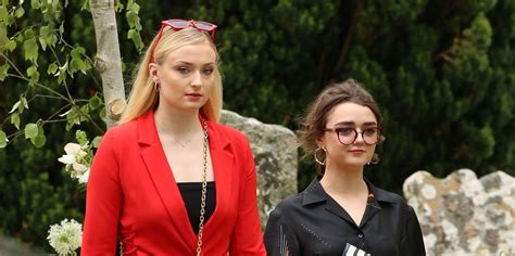 Guests at the wedding include game of thrones stars peter dinklage, maisie williams, sophie turner and emilia clarke, actor jack donnelly. Sophie Turner and Maisie Williams Wore Matching Outfits to Kit Harington and Rose Leslie's ...