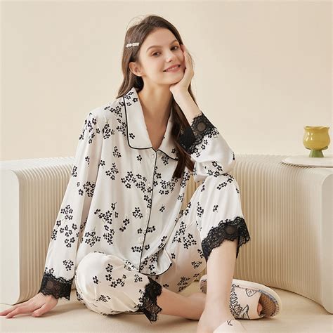 Imitation Silk Women S Pajamas Fashion Sleepwear Print Of Dots And