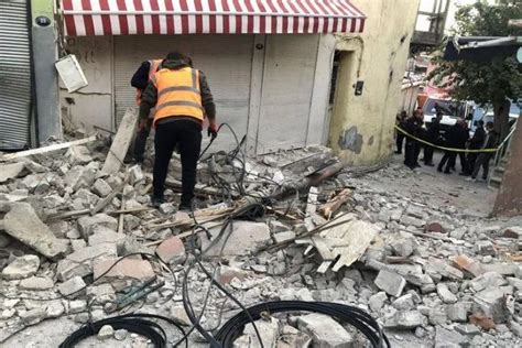 Konak ta deprem sebebiyle tek katlı ev yıkıldı ihbarı Yenigün Gazetesi