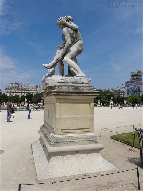 Le Bon Samaritain Statue Inside Jardin Des Tuileries Page 35