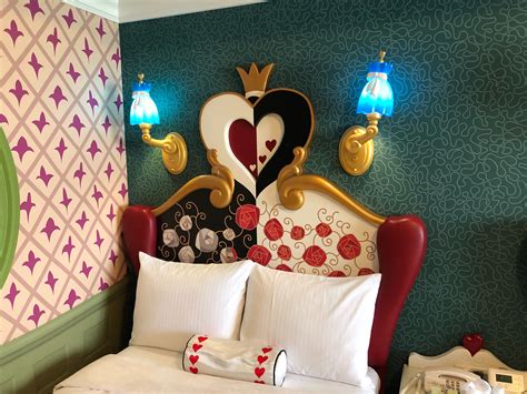 Photos Video Tour An Alice In Wonderland Character Room At The Tokyo Disneyland Hotel Wdw