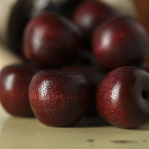 Miniature Stained Wood Apples - What's New - Dollhouse Miniatures 