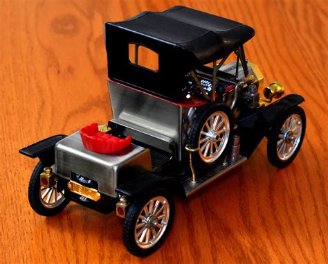 Vintage Waco Novelty Transistor Radio, 1912 Ford Model T Automobile, AM