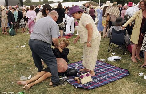 hold onto those hats drunken racegoers feel the effects of a champagne fuelled ladies day as