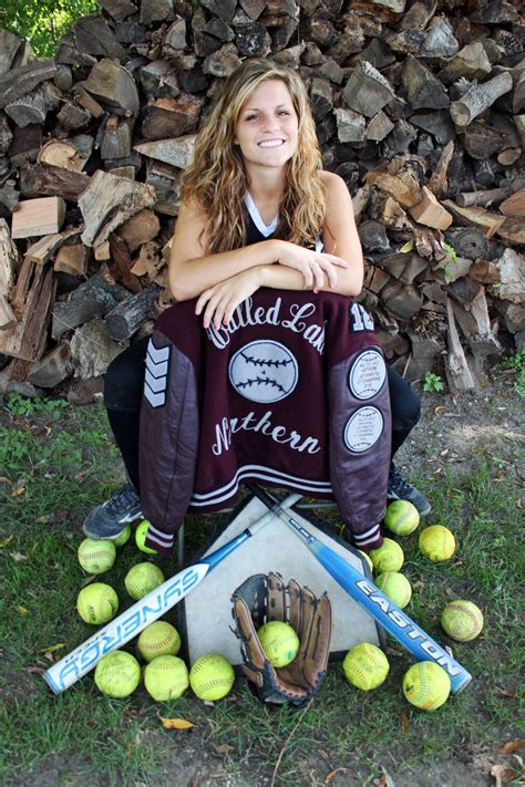 This Would Be Awesome For Abby S Senior Pictures When The Time Comes Lol Softball Pictures