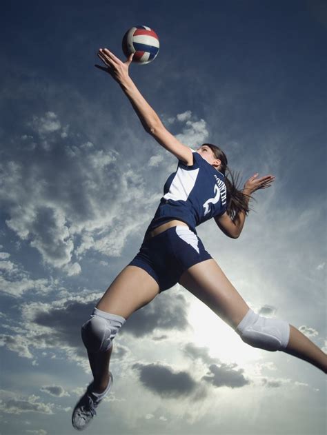 How To Successfully Complete The Jump Serve In Volleyball Volleyball