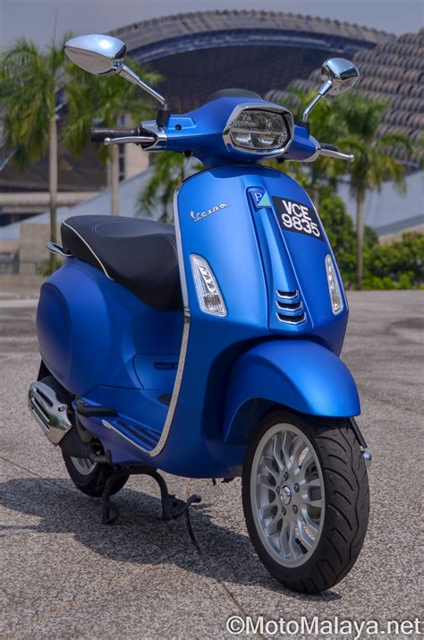 The sprint 150 is powered by a 154.8 cc engine, and has a variable speed gearbox. 2018-vespa-primavera-150-abs-review-motomalaya-38 ...