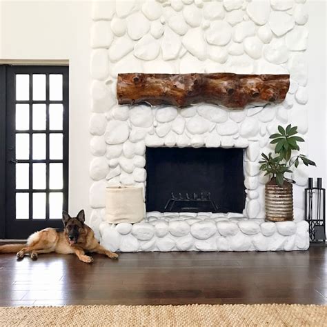 A nearly limitless array of river rock sizes and colors gives designers and stone artisans an opportunity to express their creativity in a multitude of unique and artistic ways. Friday Finds & Weekly Recap - Daly Digs