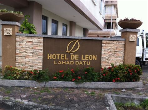 Lot 301, mdld 7049, bandar sri perdana, jalan, kampung sapagaya, 91100 lahad datu, sabah, malezja. The hotel's sign board - Picture of Hotel de Leon, Lahad ...