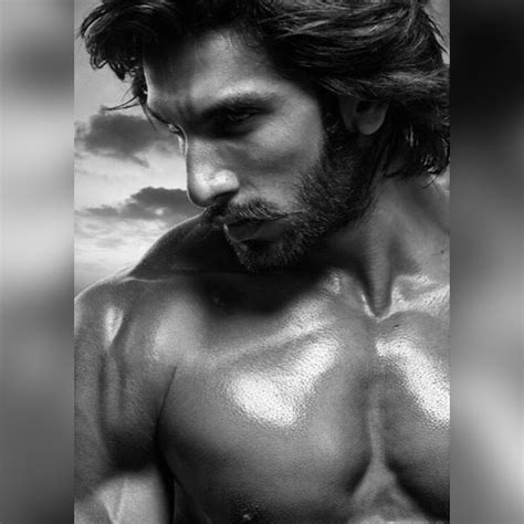 Ranveer Singhs Insanely Hot Body Is The Perfect Cure For Your Midweek Blues Photos Ranveer