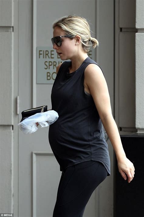 Pregnant Tessa James Debuts Baby Bump In Sydney Daily Mail Online