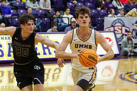 Previewing The Belton Pod Umhb Mens Hoops Hosts Opening Rounds Of