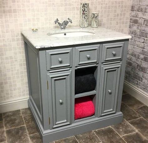 Traditional bathroom furniture with designs from victorian and edwardian periods. This traditional English Country Single Vanity Unit, is ...