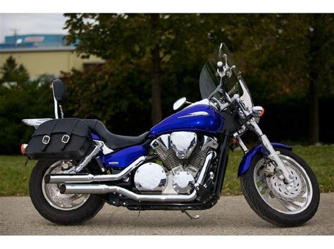 The 1300 also uses a carburetor unlike the fuel injected 1800, and therefore is much simpler in terms of design. 2005 Honda VTX 1300 C for sale on 2040-motos