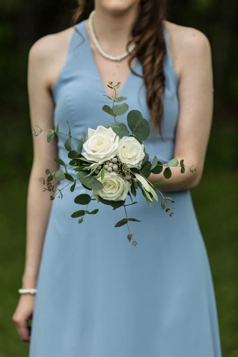 Order freshest flowers for your wedding directly from growers! Loved it! Pinned it! A Blooming Envy Design! Simple ...