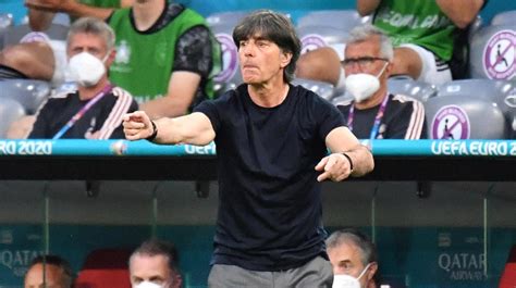 Deutschland verliert zwar sein erstes. Fußball-EM 2021: Muss Joachim Löw das Herzstück seines Teams verändern?